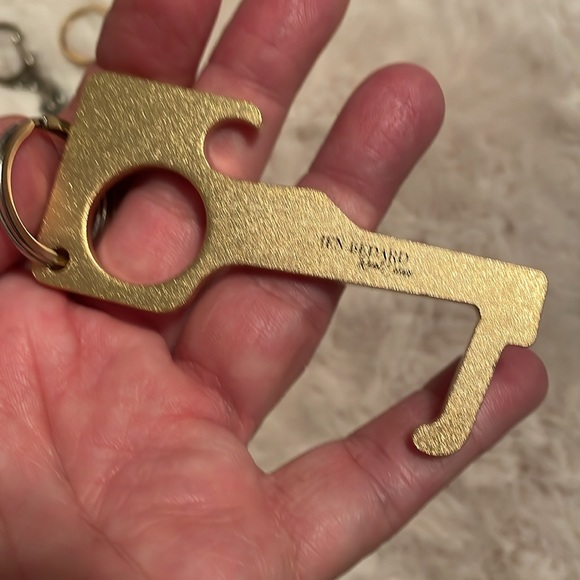 💥Free💥 with any Purchase! Choose 1 keychain & add to your bundle! NWT - Picture 6 of 7